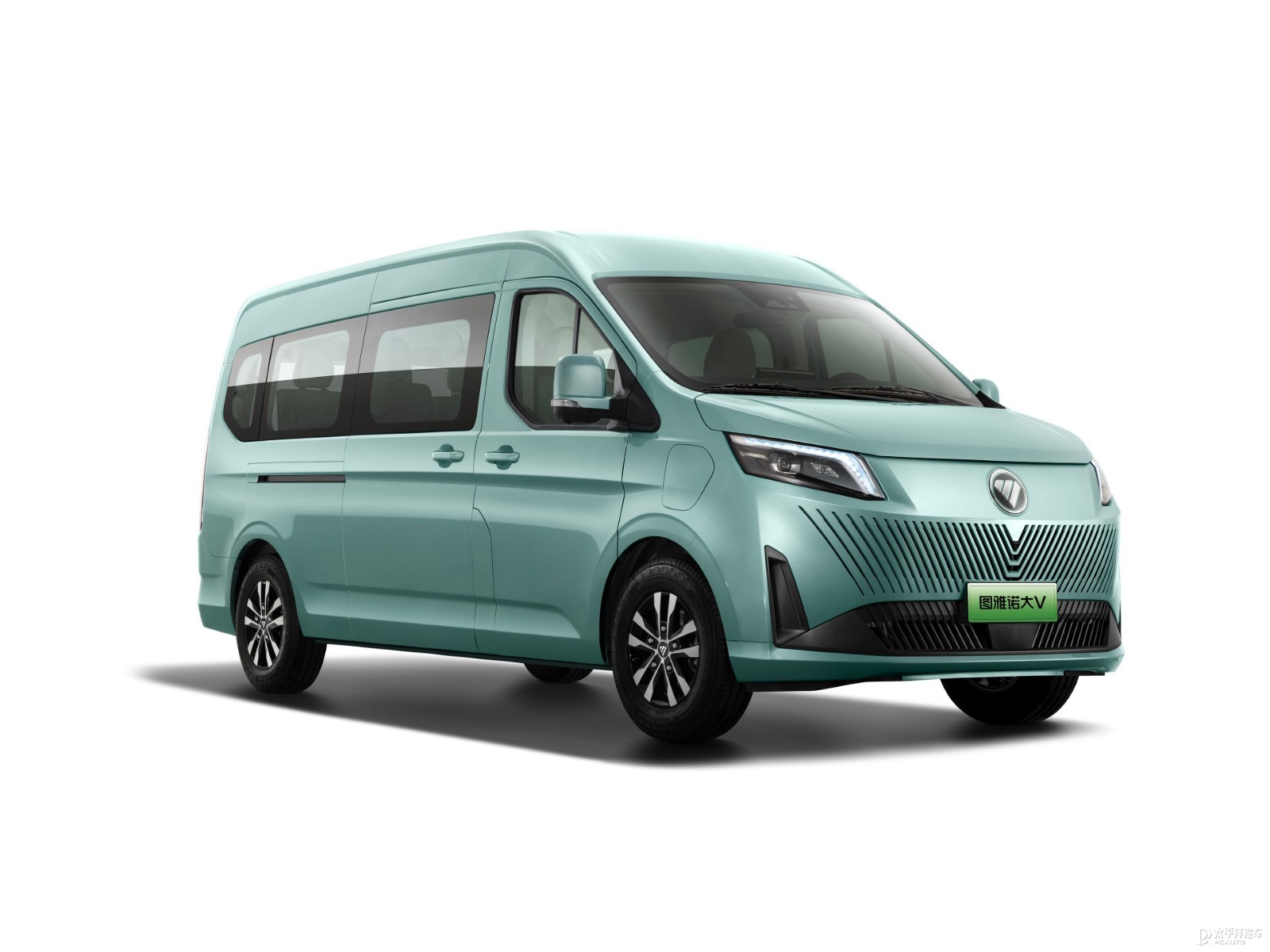 圖雅諾大V新能源2024款 引領(lǐng)營運(yùn)小客綠色出行新篇章